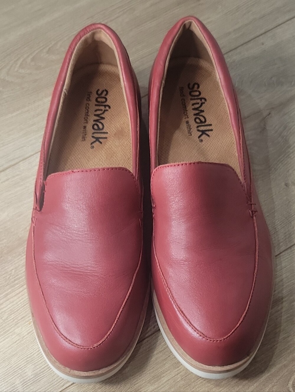 Comfort Classic Preppy SoftWalk Red Leather Narrow Slip-On Loafers Women's 9.5 M